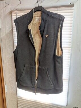 Bloomingdale's(XL)Men's Sherpa-Lined Vest in Black with Cream Lining